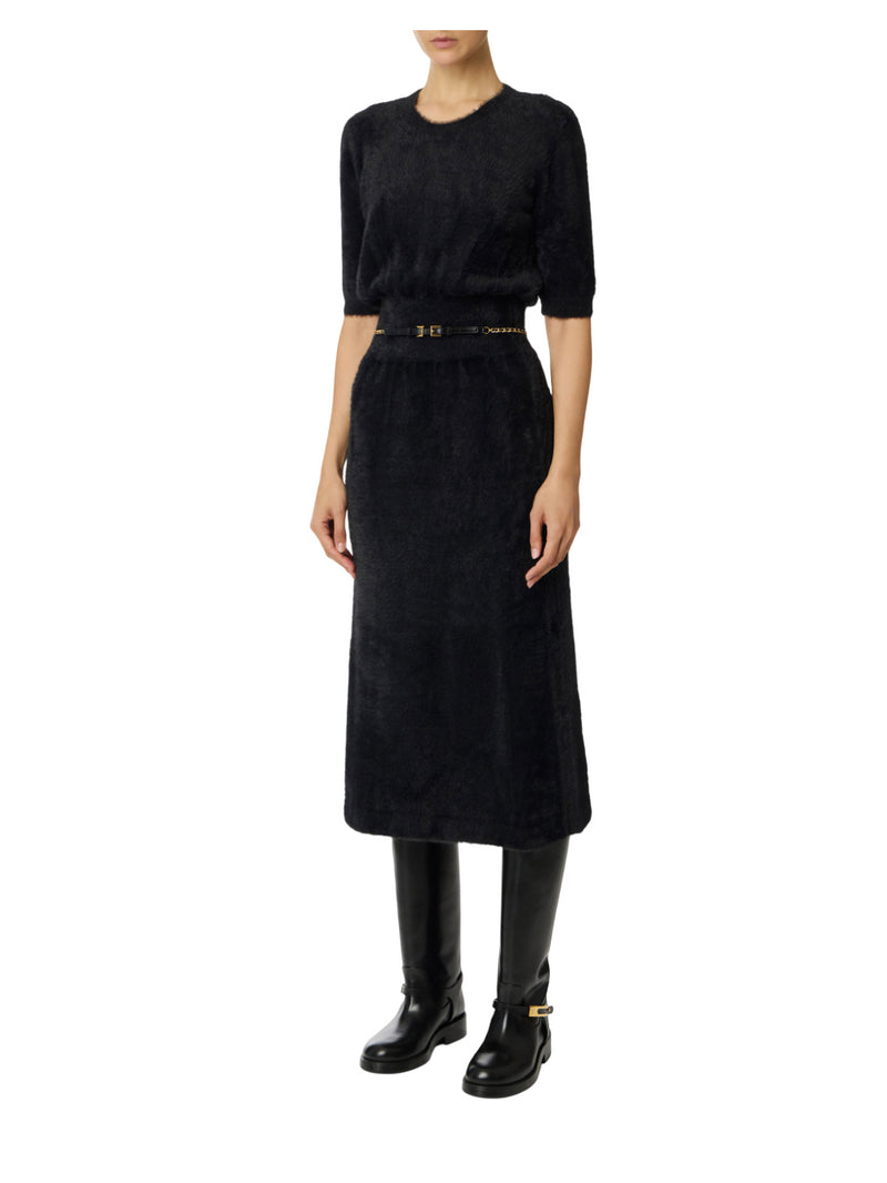 Abito in maglia con cintura