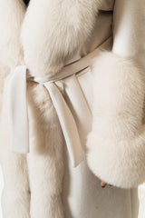 Cappotto Yes London - bianco con polsi e bordo in volpe