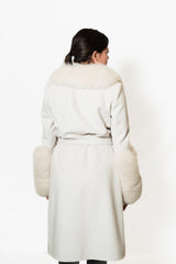 Cappotto Yes London - bianco con polsi e bordo in volpe